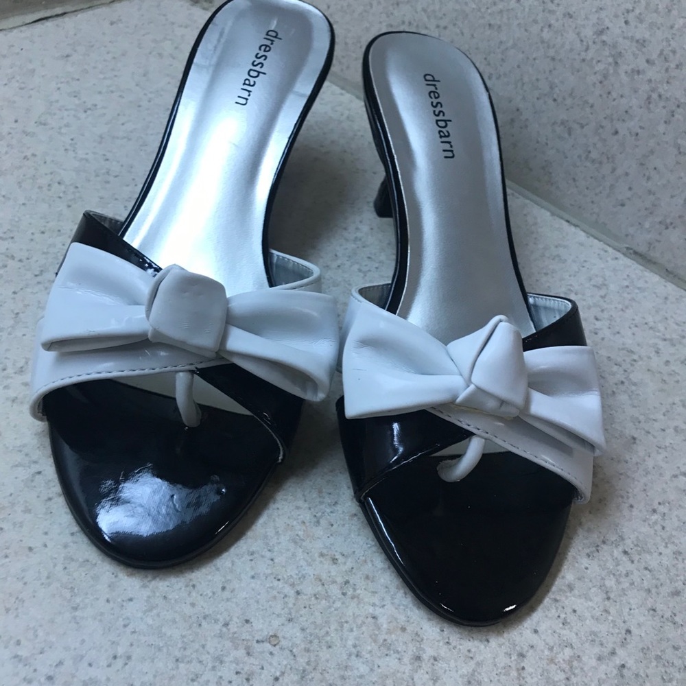 Dressbarn Black & white mules.6.5